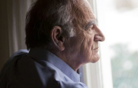 KAKO IM POMOĆI Stari i sami „zarobljeni“ u višespratnicama, mnogo ih je više nego što mislimo