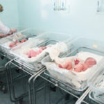 ZAČETI PRE 30 GODINA A ROĐENI PROŠLOG MESECA Blizanci Lidija i Timoti rođeni 31. oktobra iz embriona zamrznutih 22. aprila 1992.