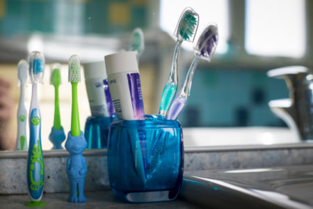 SVI PRAVE ISTU GREŠKU: Ove 4 stvari u domaćinstvu retko kad čistimo, a one su leglo bakterija