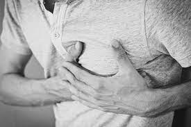 OBRATITE PAŽNJU NA OVAJ JUTARNJI SIMPTOM Može biti znak opasne srčane bolesti