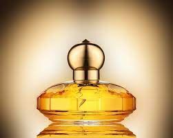 DA MIRIS NE NESTANE: Gde treba da nanesete parfem da bi trajao duže