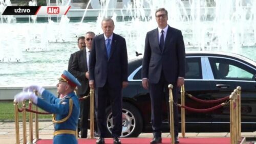 ERDOGAN STIGAO ISPRED PALATE SRBIJA: Aleksandar Vučić dočekao turskog predsednika (VIDEO)